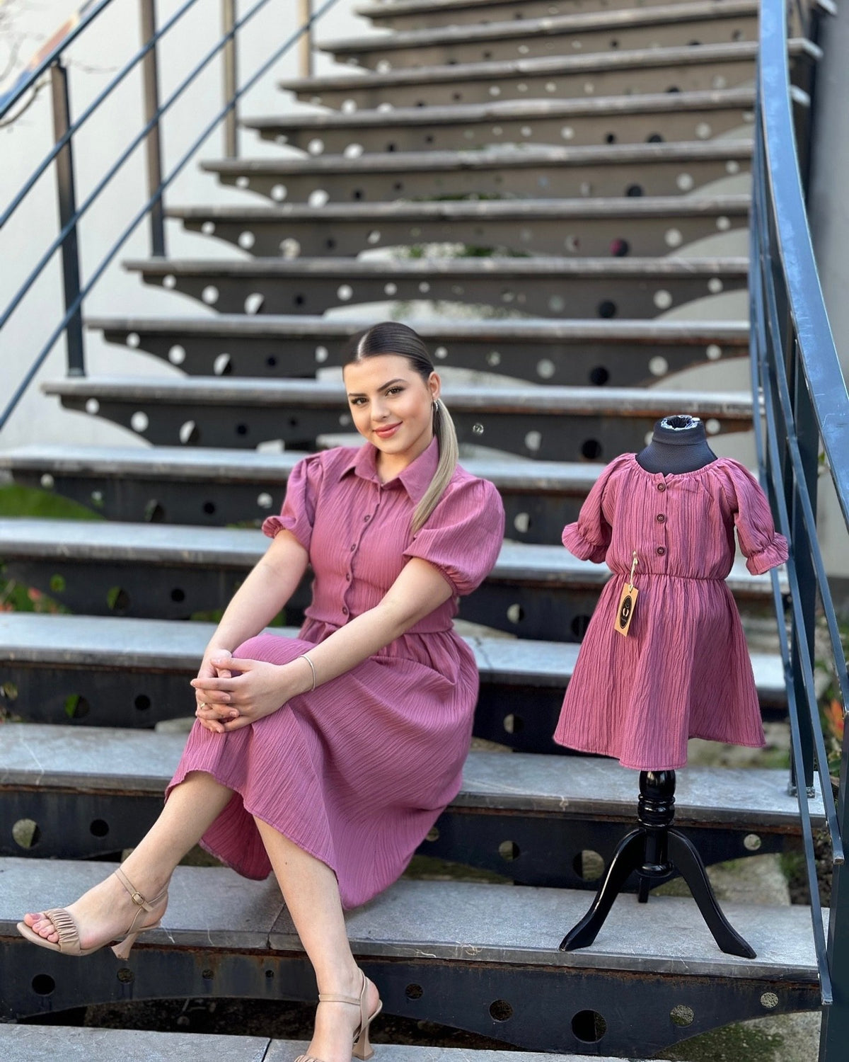 Pembe kız çocuk elbisesi ve anne elbisesi